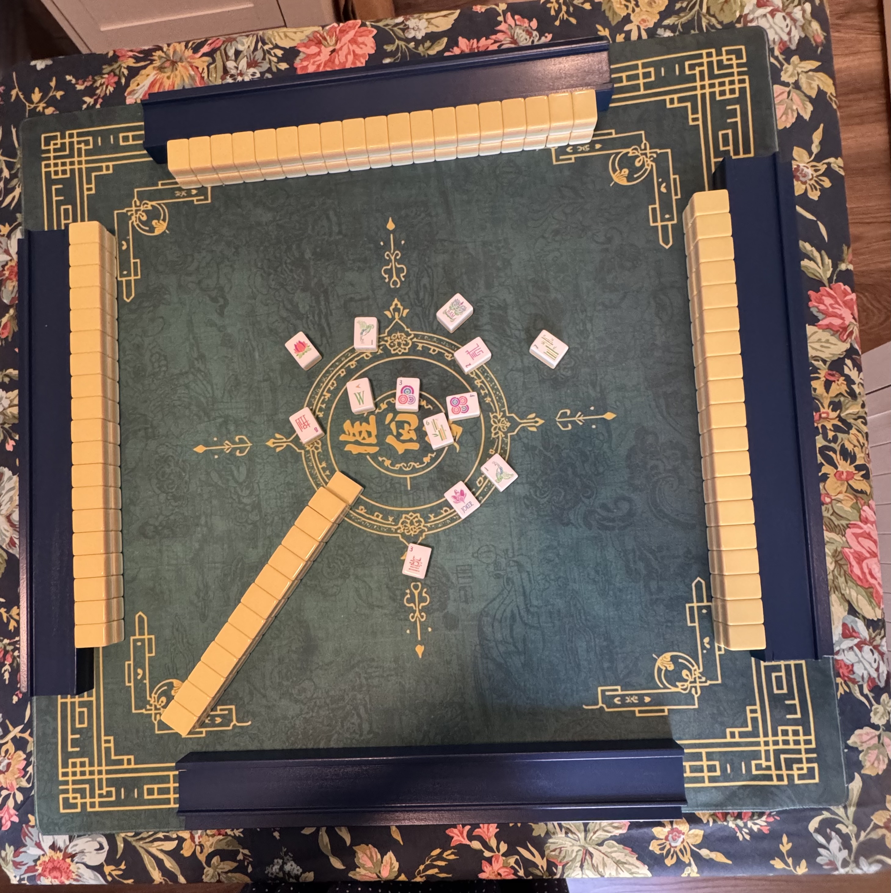 Sorbet tiles, Green/gold mat, Navy wooden racks